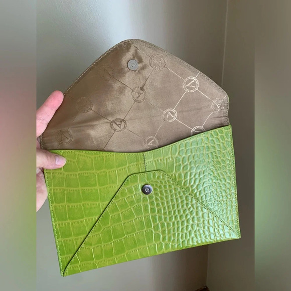 AUSLINI Envelope clutch. Green alligator crocodile leather purse bag - Picture 6 of 8